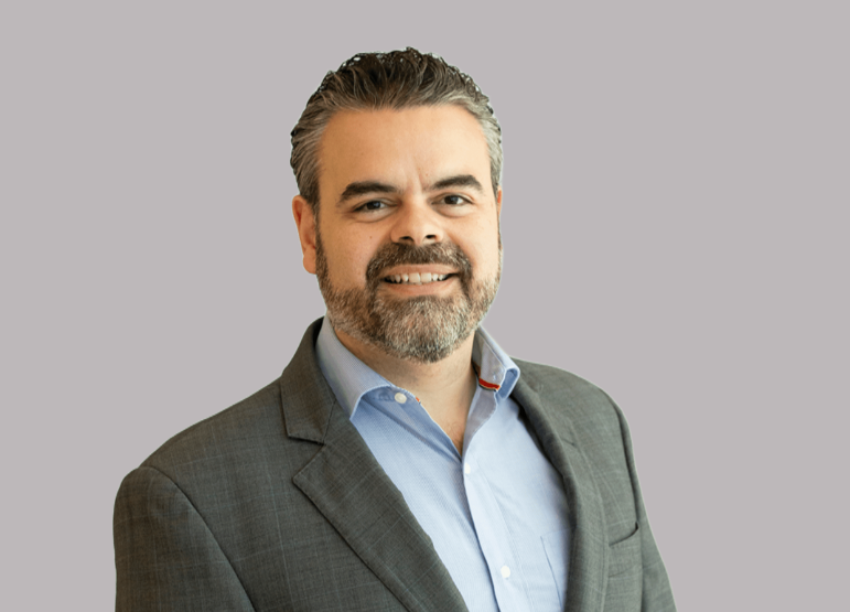 Dr. Frederico Fernandes Alessio Alves